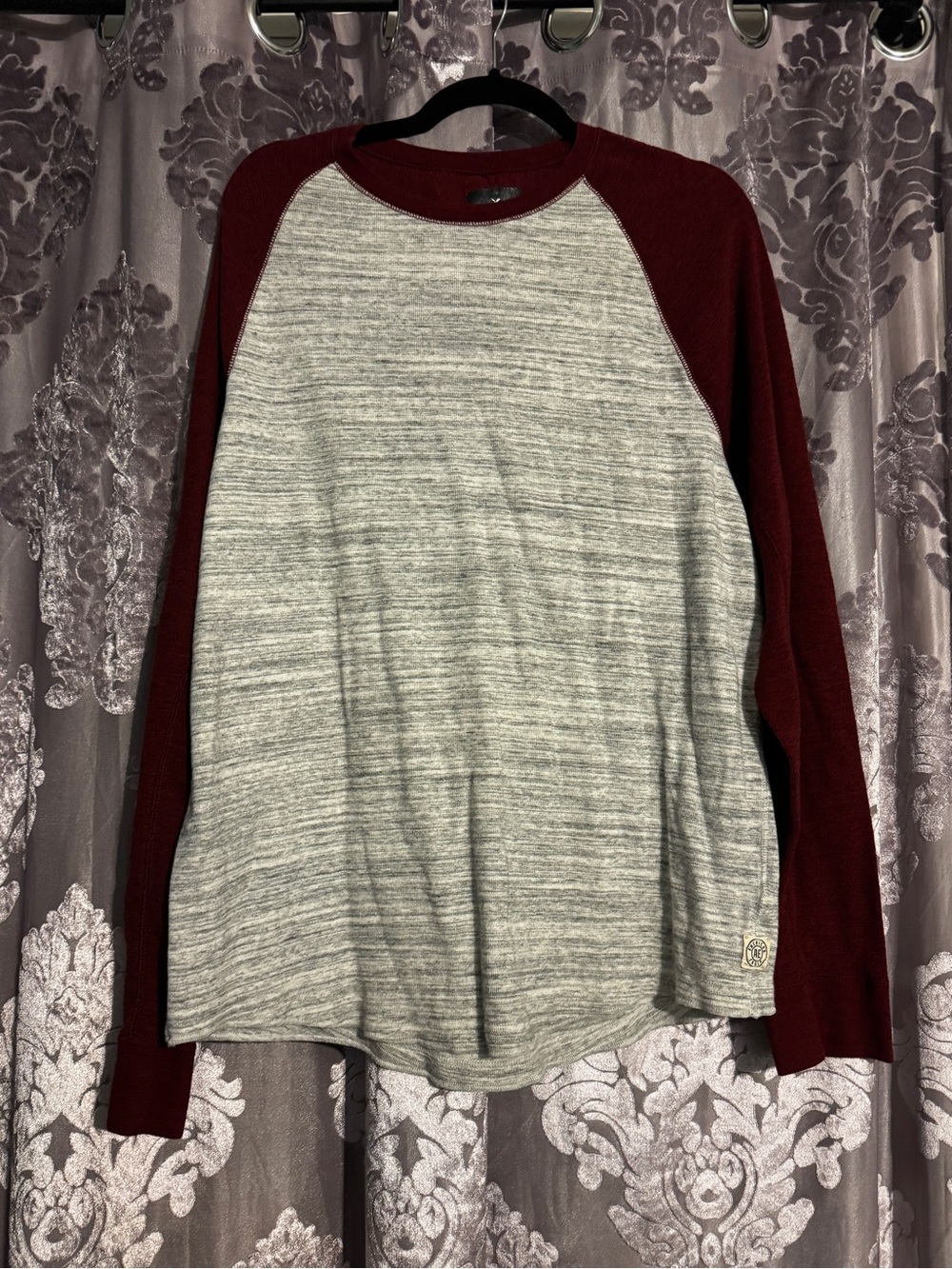 American Eagle Outfitters Men's Long Sleeve in Burgundy and Heather Gray